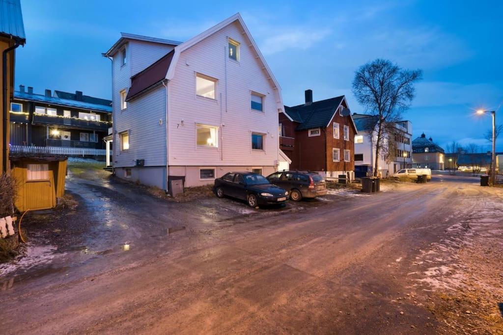 Koselig Naer Sentrum Apartamento